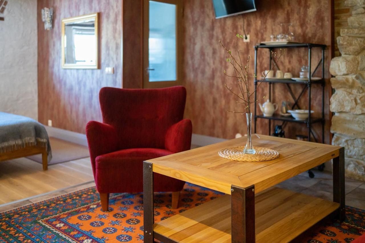 Dagen Haus Guesthouse Orjaku Buitenkant foto